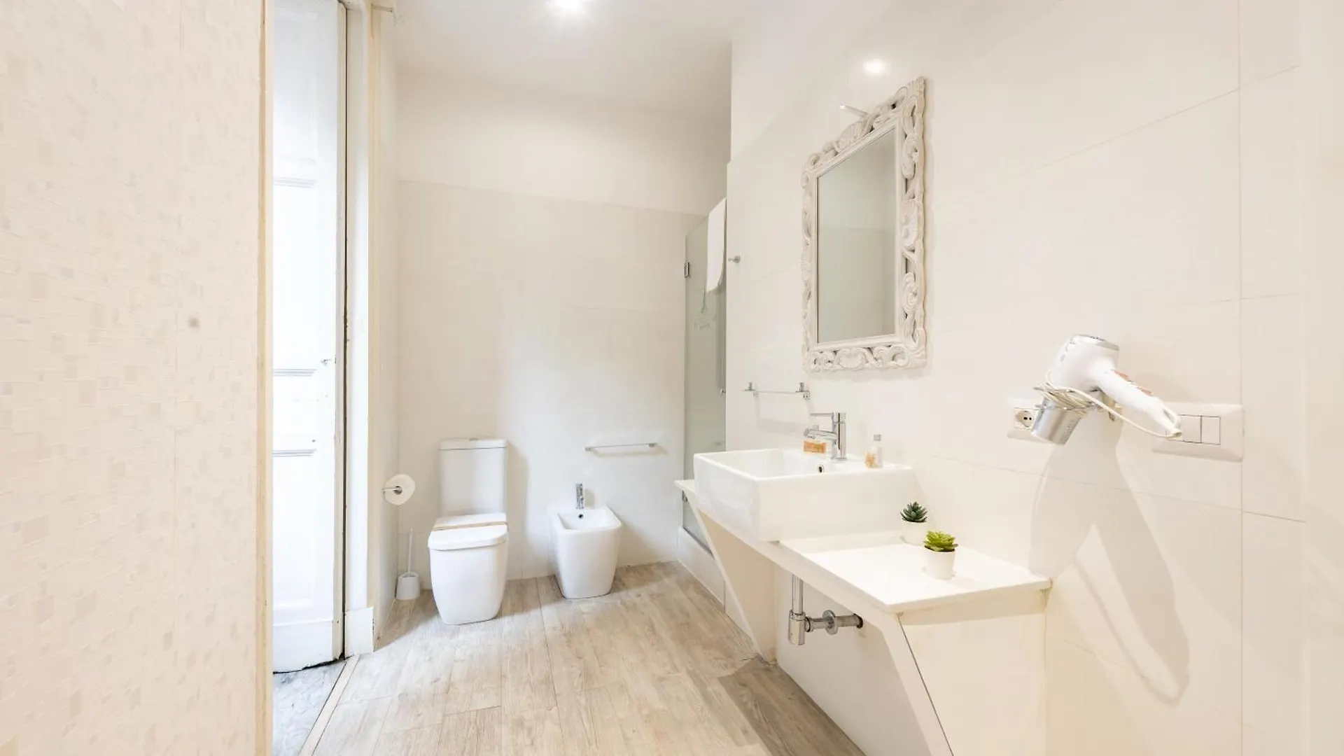 Affittacamere Palazzo Bicocca Rooms Aeroporto di Catania Fontana Rossa Italia