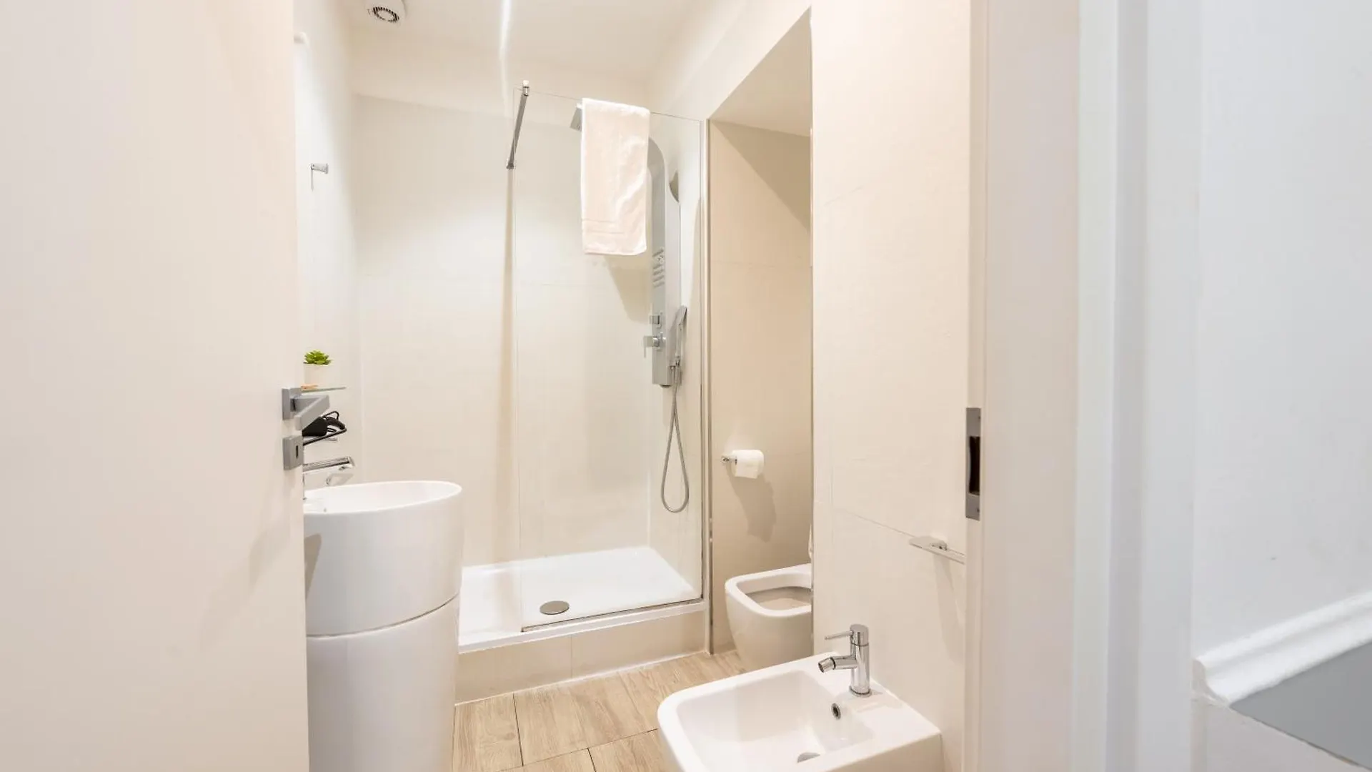 Affittacamere Palazzo Bicocca Rooms Aeroporto di Catania Fontana Rossa